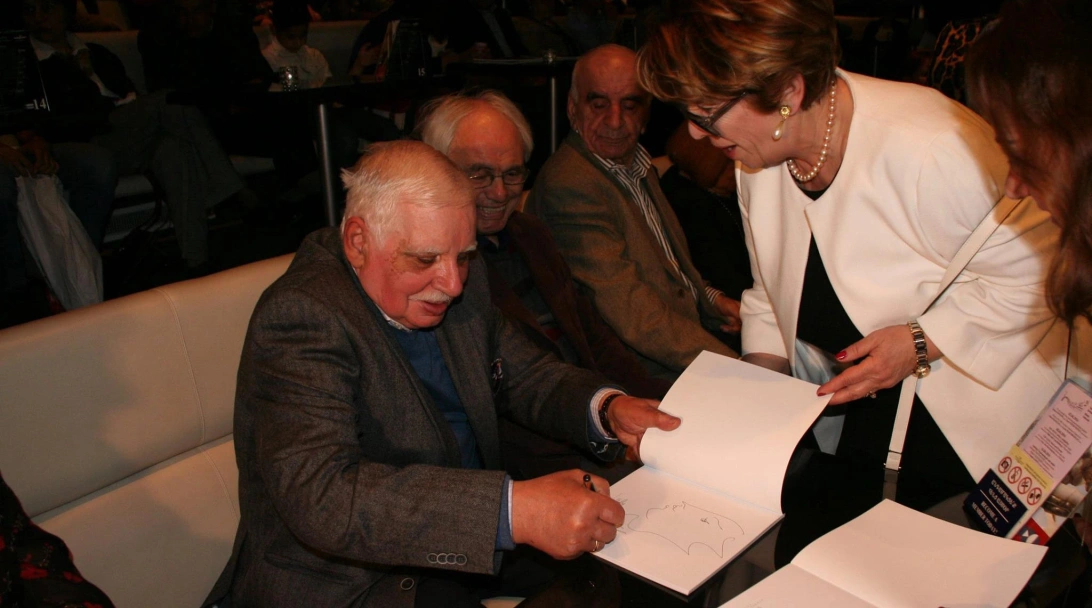 Ռոբերտ Էլիբէկյան. Արտացոլումներ
