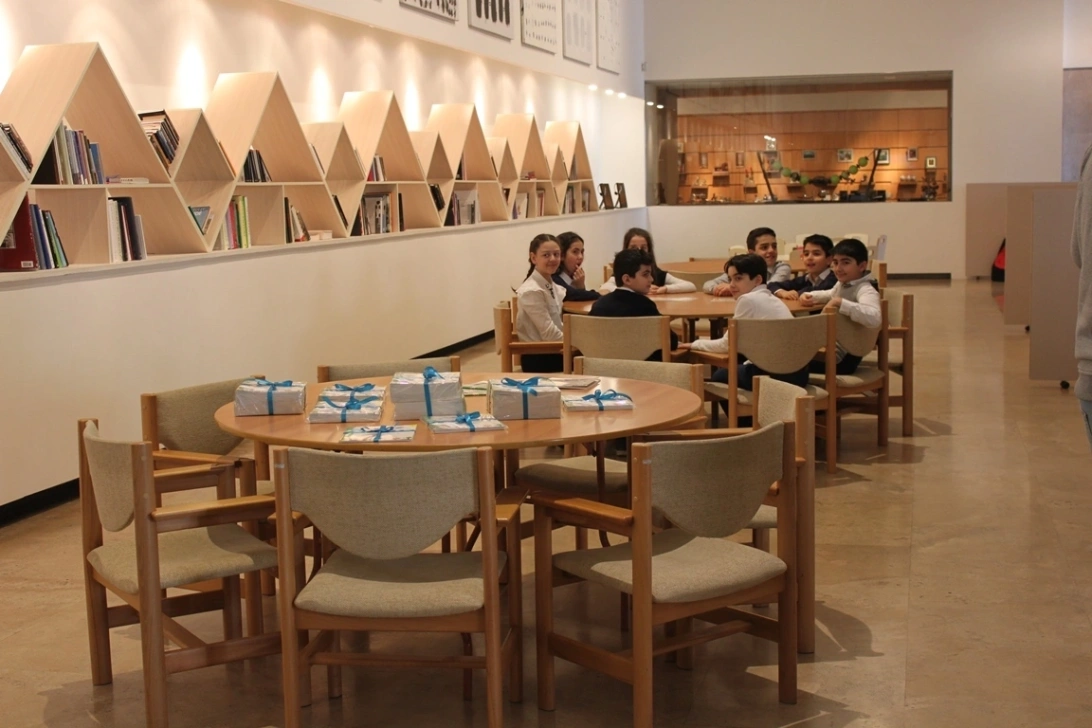 CCA and Beeline Gifted Books on the Occasion of Hovhannes Tumanyan’s 150th Anniversary