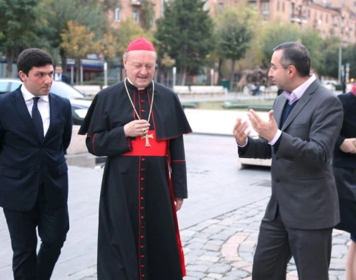 Կարդինալ Ջանֆրանկո Ռավազին այցելեց Գաֆէսճեան արվեստի կենտրոն