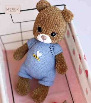 Knitted doll