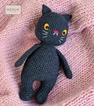 Knitted doll