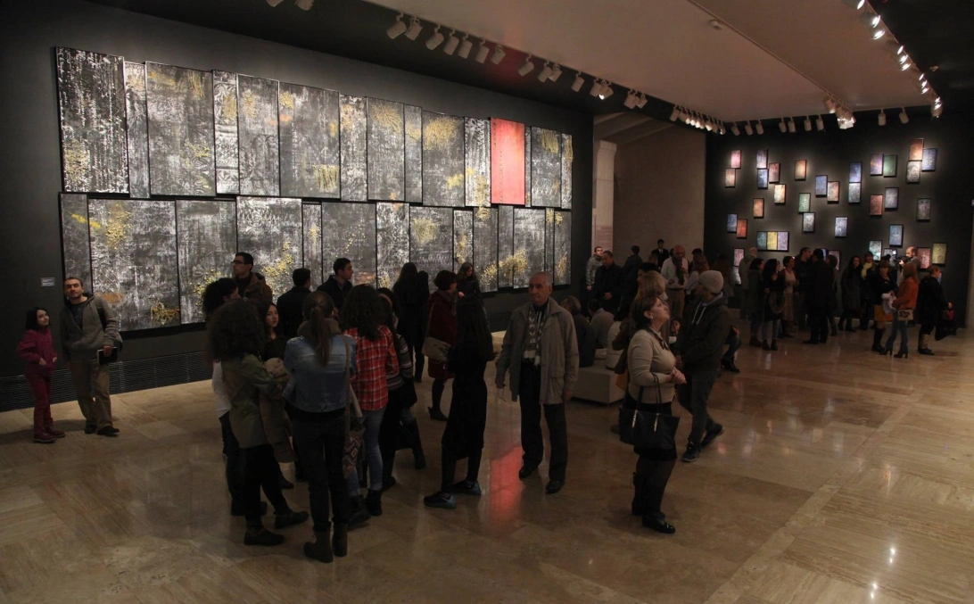 ENCOUNTERS WITH ART: In the World of Ornaments