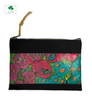 Medium cosmetic bag