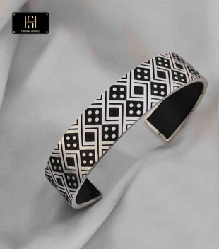 Patterned Bracelet
